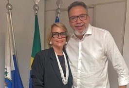 Mãe de Flávio Bolsonaro é suplente de alvo da Polícia Federal no Rio de Janeiro