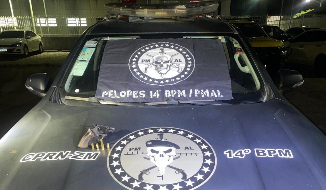 PM flagra crimes de porte ilegal de arma de fogo e receptação em Maceió e Jacuípe