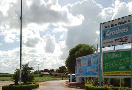 Criminosos fortemente armados invadem escola e roubam computadores, em Craíbas