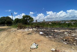 Fiscais ambientais vistoriam local de incêndio que causou transtornos em Maceió