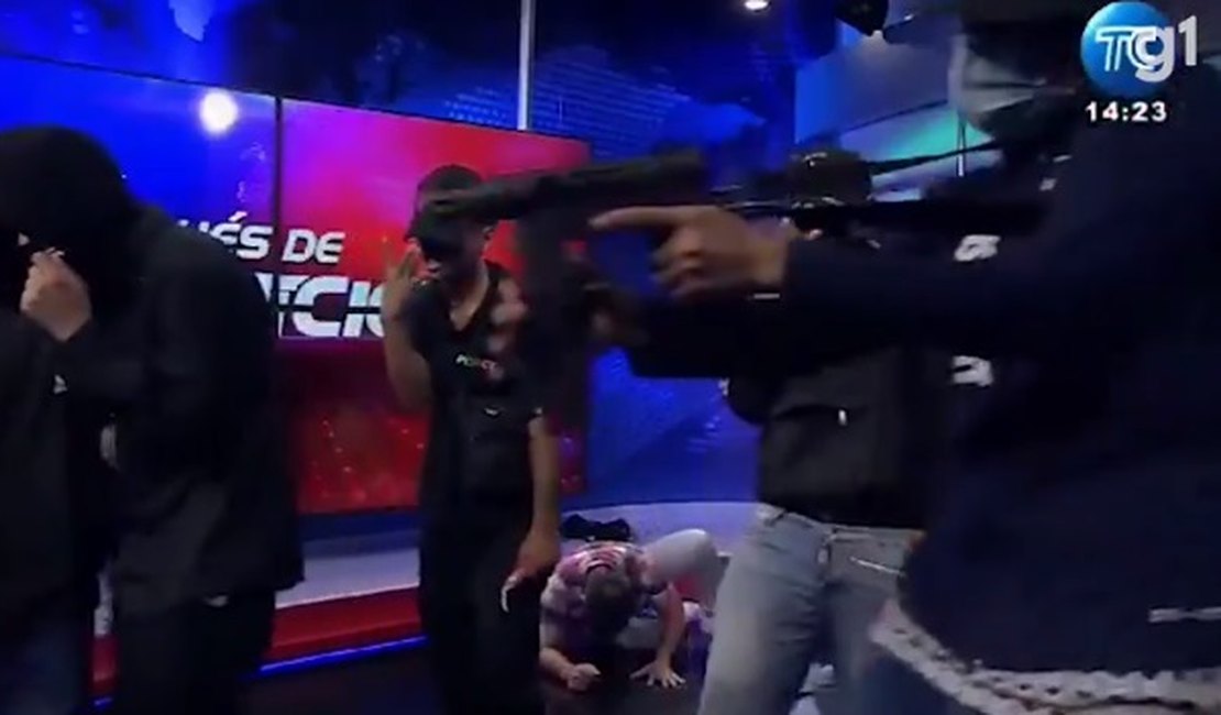 Criminosos invadem estúdio de televisão no Equador