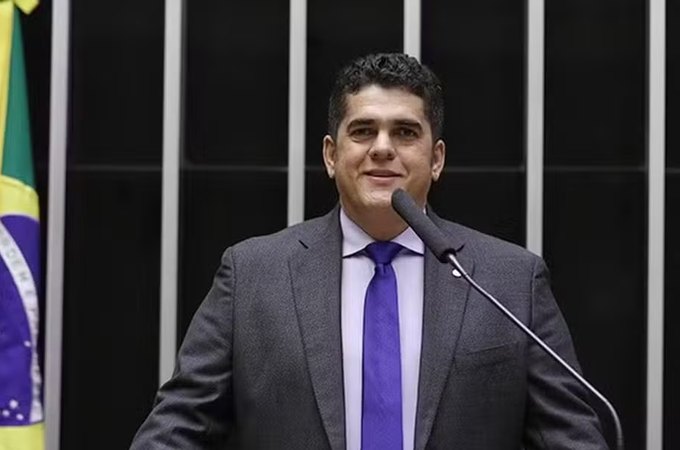 Dep. federal Antônio Doido é alvo de operação da PF que encontrou celular no esgoto e R$ 87 mil em dinheiro