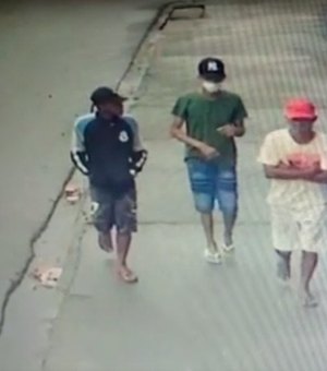 Trio criminoso assalta populares e rouba moto em Arapiraca; Assista