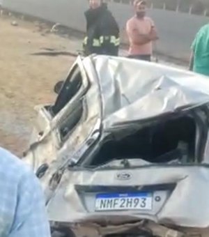 Capotamento de carro deixa motorista ferido em Girau do Ponciano