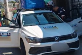Homem é morto a tiros dentro de carro de som de deputada em São Paulo