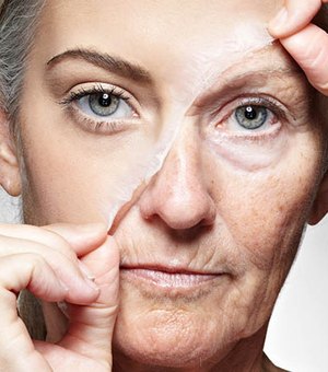 Três alimentos (e bebidas) que aceleram o envelhecimento da pele