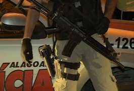 Jovem é presa suspeita de tentar matar amiga por ciúmes