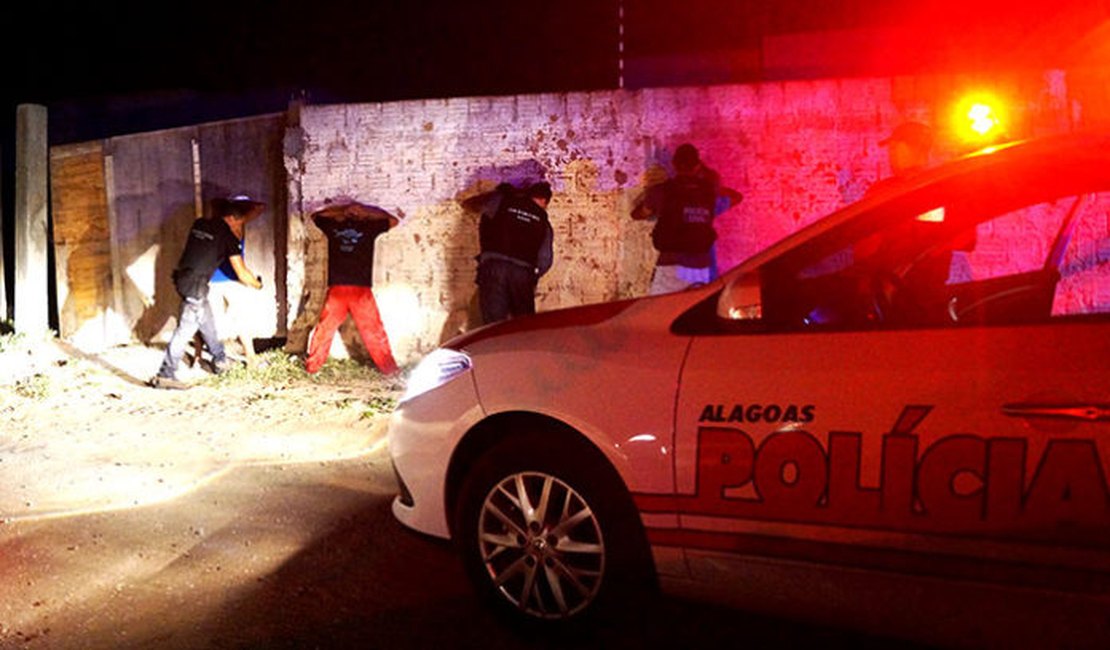 Veículo roubado é recuperado durante operação em Campo Alegre