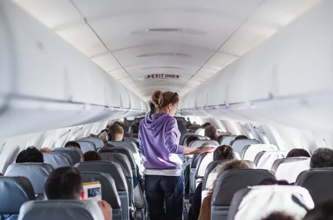 Comissário de bordo revela o lugar mais nojento do avião (e não é o WC)