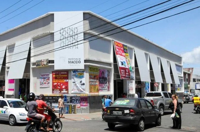 Importante centro comercial e de serviços, Shopping Popular de Maceió completa 14 anos