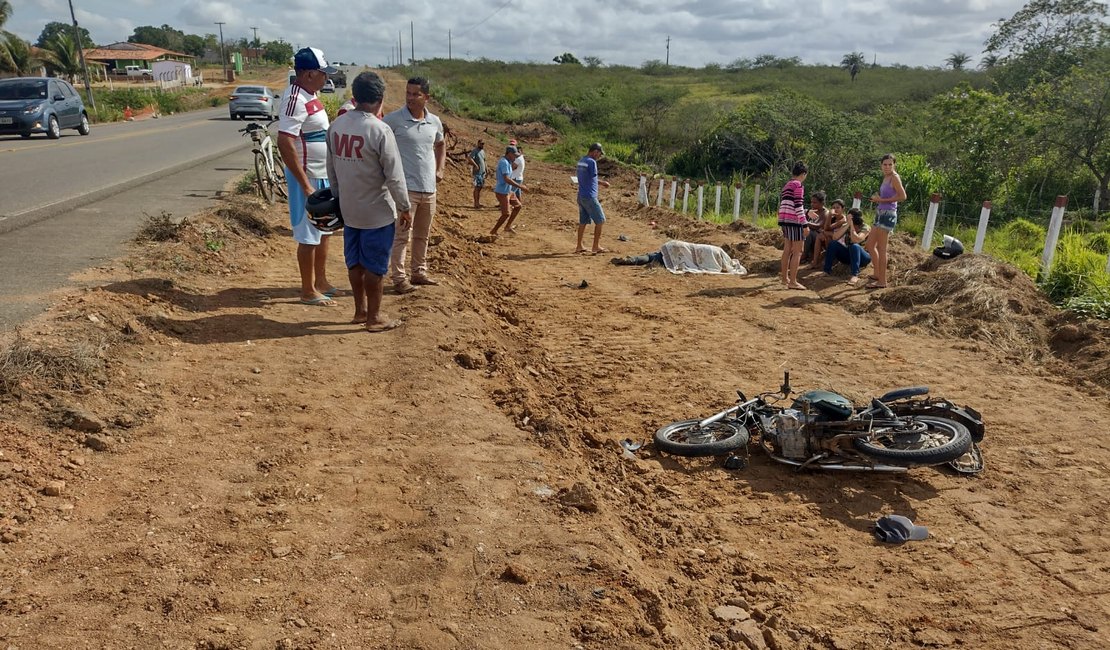 Homem perde controle da direção e morre em acidente de moto a caminho de Arapiraca