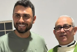 Mano Walter visita capela na zona rural de Delmiro Gouveia: 'Homem simples que não esquece suas raízes'
