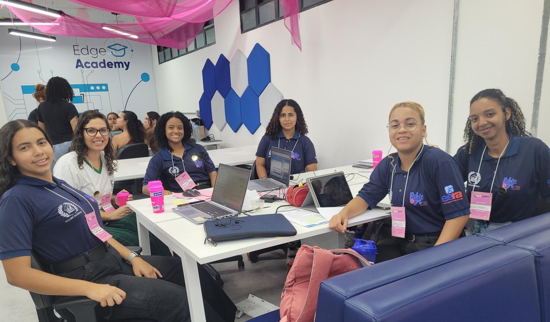 Estudantes da rede estadual participam de maratona de inovação para mulheres