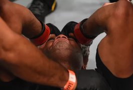 O campeão voltou! Anderson Silva vence Nick Diaz e cai no choro