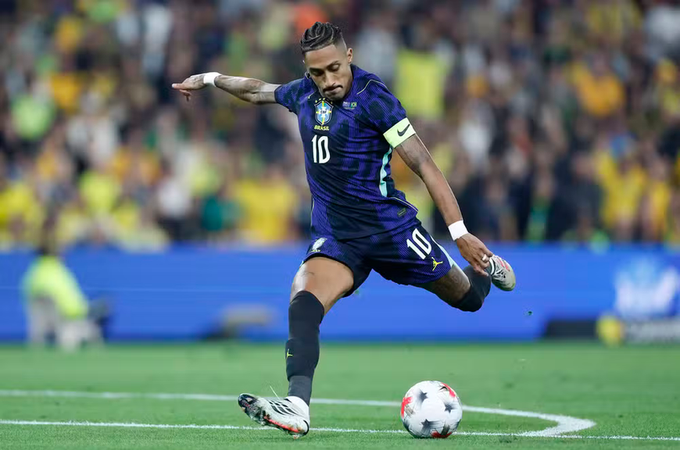 Raphinha é cortado da Seleção e não viaja para amistoso com a Índia
