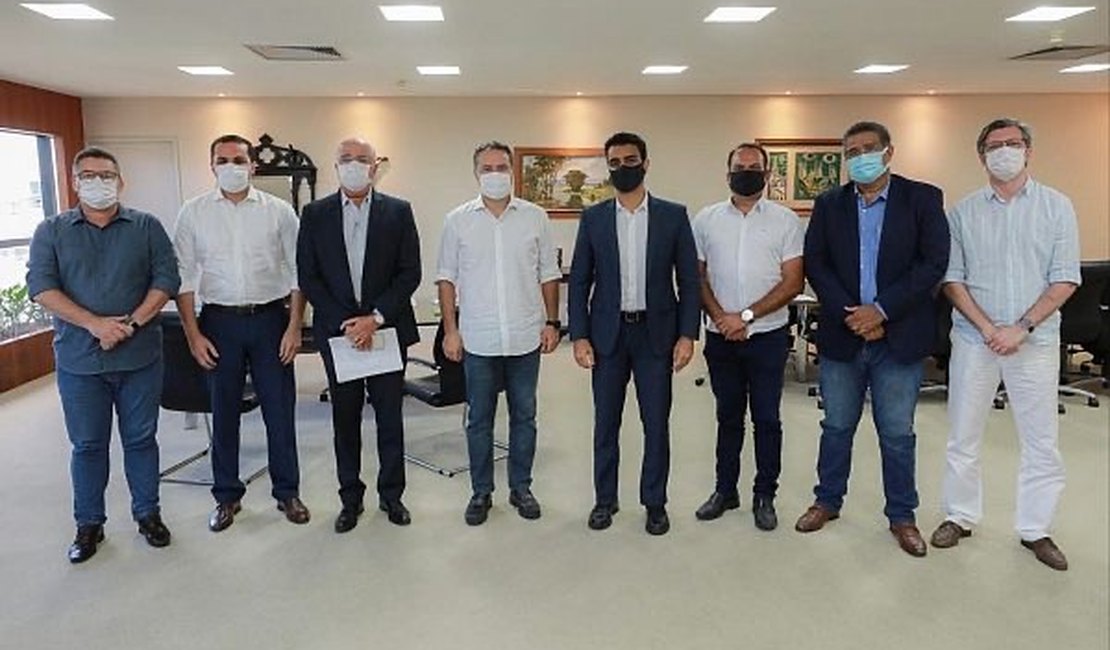 Renan Filho e JHC devem anunciar novas medidas de combate à pandemia