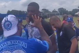 VÍDEO: Jogadores do CSA são motivados de forma 'intensa' por torcedores antes de jogo decisivo em Manaus