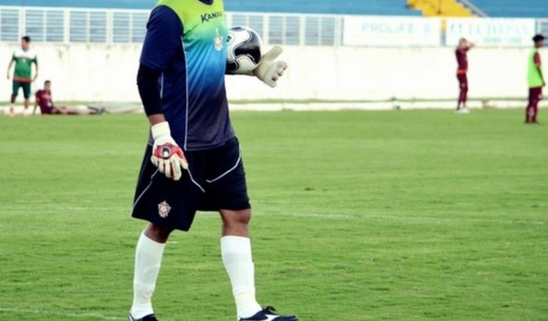 Justiça autoriza goleiro Bruno a dar aulas de futebol para crianças