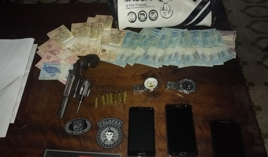 Casal armado é capturado tentando furtar loja de celulares no Centro de Arapiraca