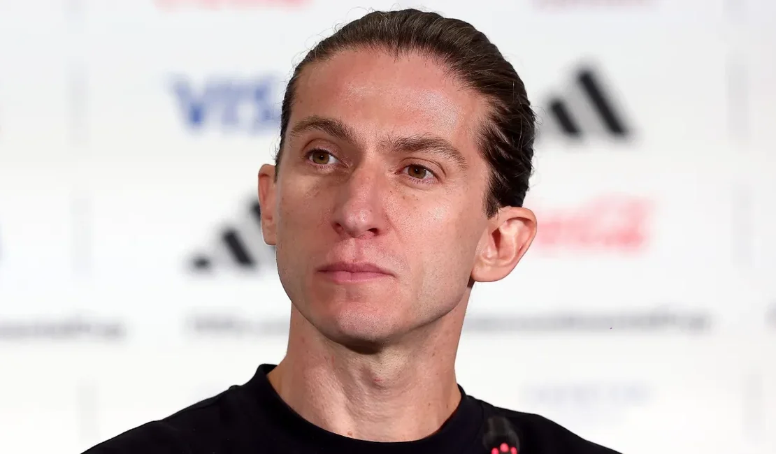 Após vitória por 8 a 0, Flamengo anuncia saída do treinador Filipe Luís