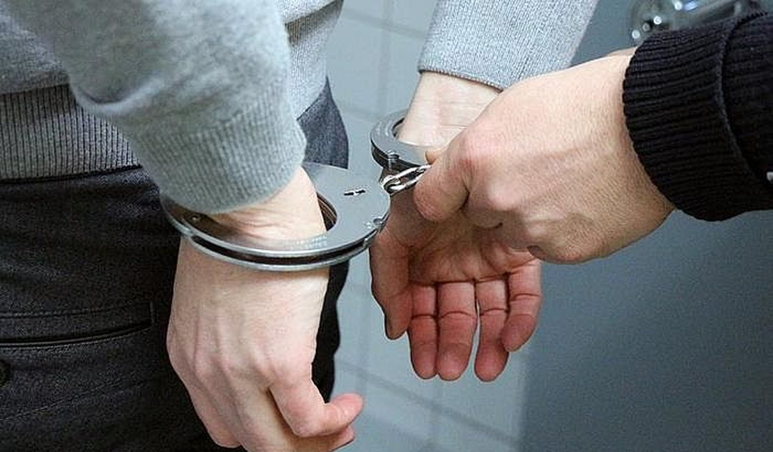 Homem com mandado em aberto por roubo é preso em Arapiraca