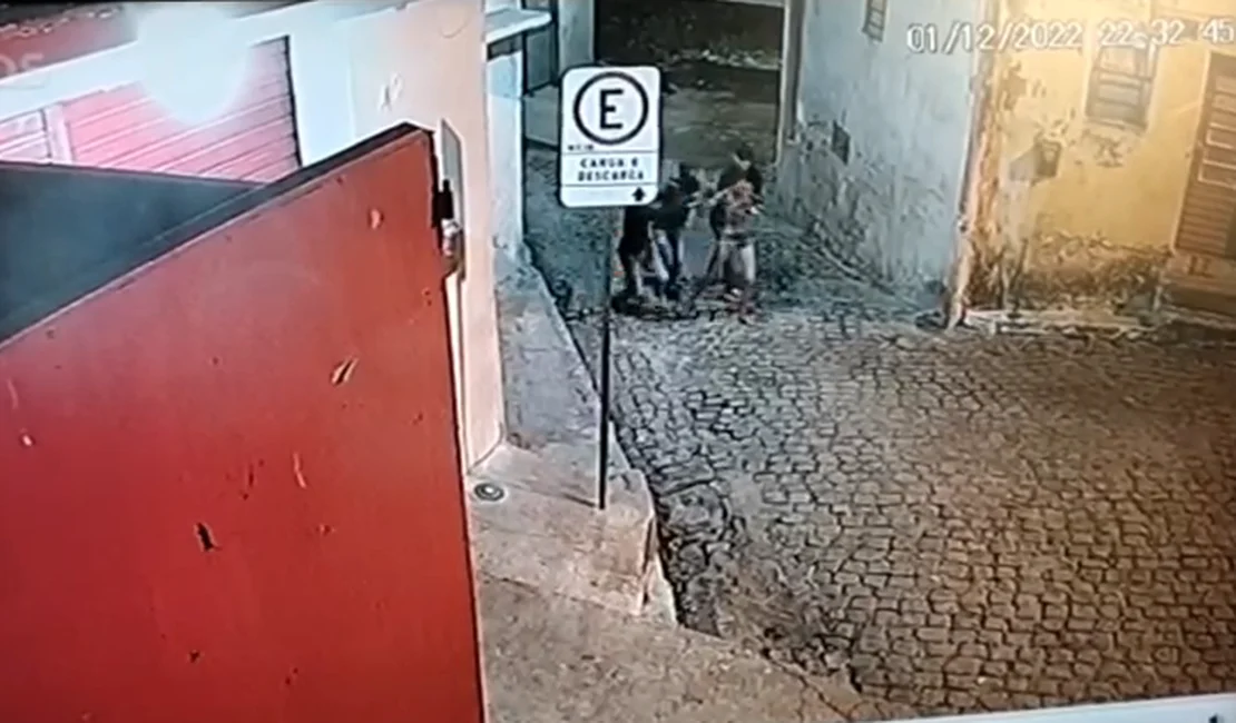 Homem que participou da morte de duas mulheres em Poço das Trincheiras é preso