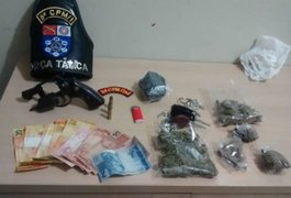 Força Tática prende dupla com drogas e armas em Marechal Deodoro