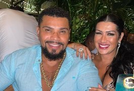 Em Cancún, Ellen Cardoso e Naldo Benny renovam os votos de casamento