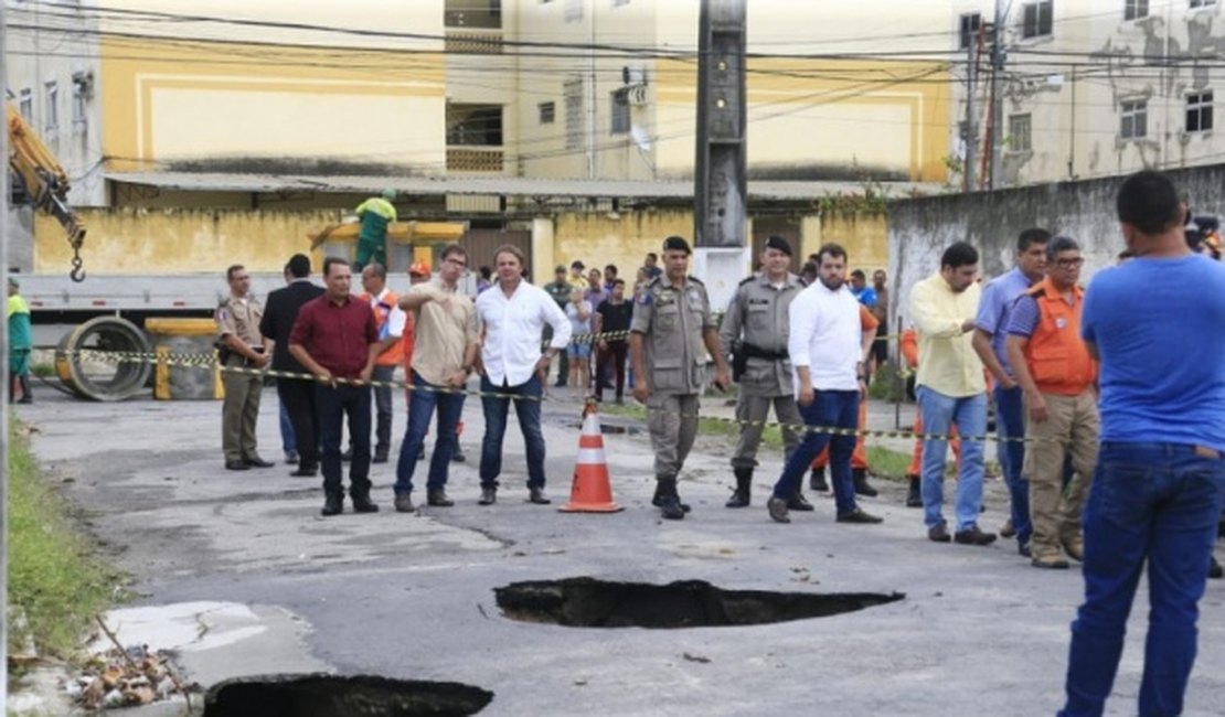 Geólogos alertam moradores do Pinheiro que saiam de casa ao menor sinal de chuva forte