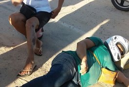 Duas mulheres ficam feridas após caírem de moto em Arapiraca