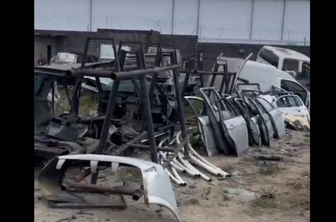 Polícia Civil desmantela desmanche com mais de 70 veículos na Via Expressa, em Maceió