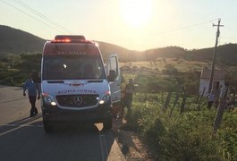 Homem fica ferido após perder controle de motocicleta e atingir cerca de arame, no Agreste