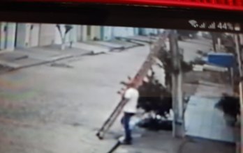 Vídeo flagra homem furtando cabos de fibra óptica em Arapiraca