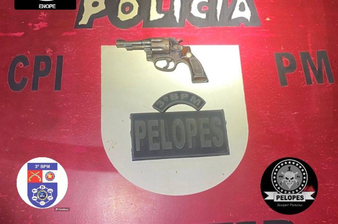 PM apreende revólver durante patrulhamento no bairro Manoel Teles, em Arapiraca