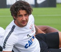 Corinthians negocia ida de Alexandre Pato para o Chelsea