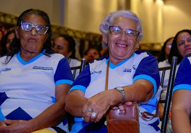 Poesia em Movimento celebra talentos da EJA em espetáculo no Planetário de Arapiraca
