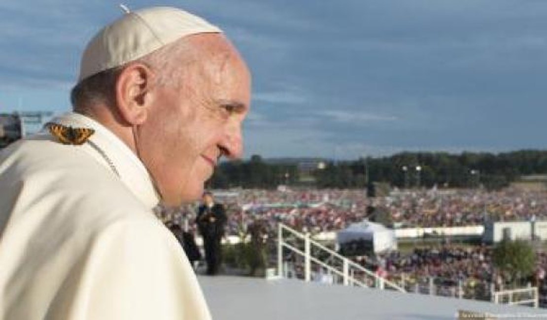 Papa reza para que Deus toque o coração de terroristas