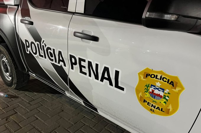 Dois detentos são conduzidos à Central de Flagrantes após briga no Presídio de Segurança Máxima 2, em Maceió