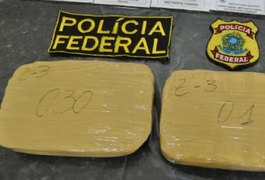 PF prende mulher com 2 kg de cocaína em ônibus