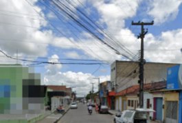 Clientes são retirados de supermercado e segurança é ameaçado no bairro Primavera