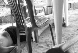 Dois jovens suspeitos de envolvimento com crimes são assassinados a tiros dentro de bar