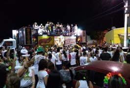 Bloco Mandacaru anima centenas de foliões no Centro de Arapiraca