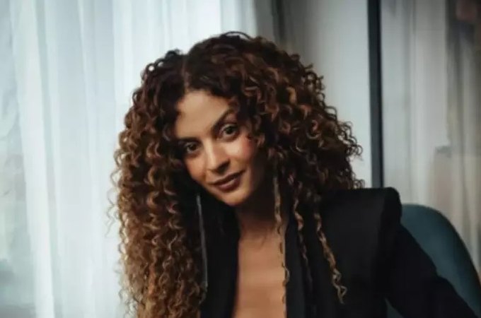 Atriz de 'Três Graças' revela gastos de R$ 100 mil em cirurgia de redesignação de gênero