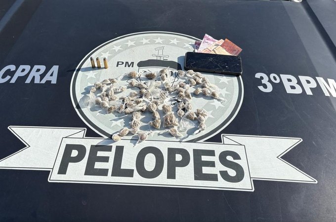 Jovem de 18 anos é preso por tráfico de drogas após perseguição policial, em Arapiraca