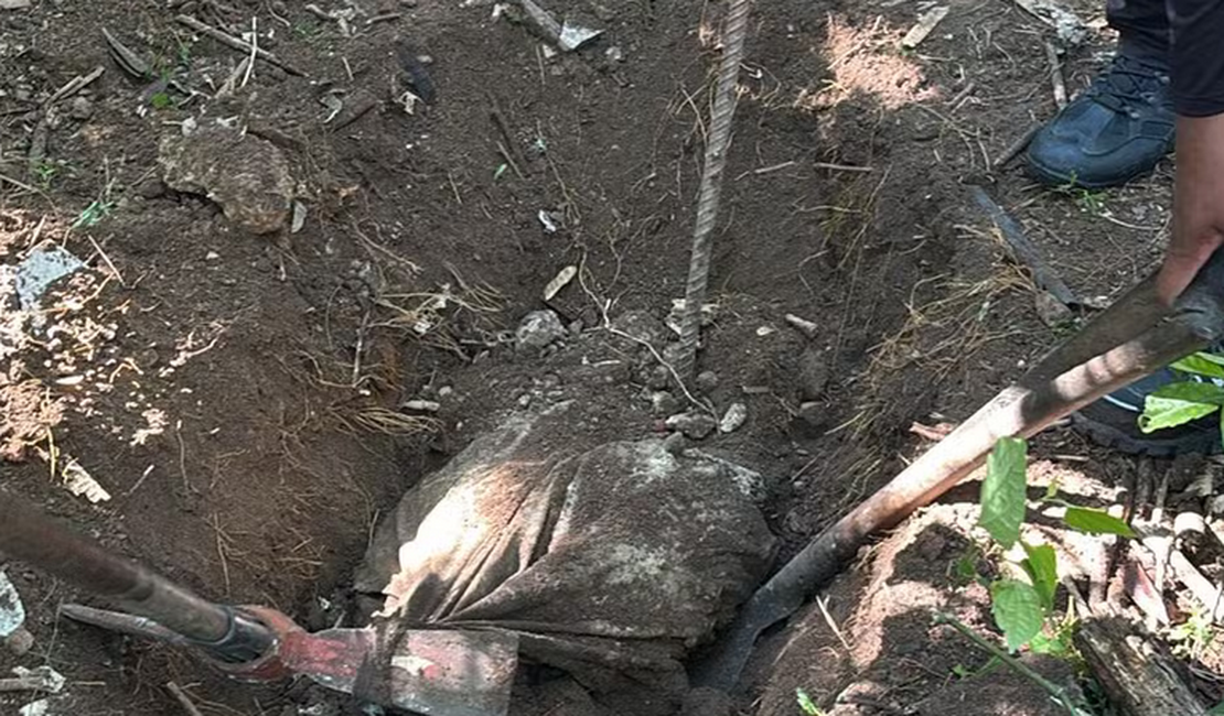 Dois corpos são encontrados em cemitério clandestino no Rio de Janeiro