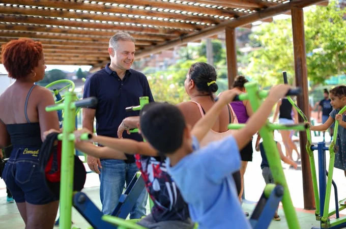 Renan Filho propõe centros regionais para atendimento a crianças com autismo e mães atípicas em Alagoas
