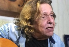 Vocalista da banda Renato e seus Blue Caps está internado em estado grave, no Rio