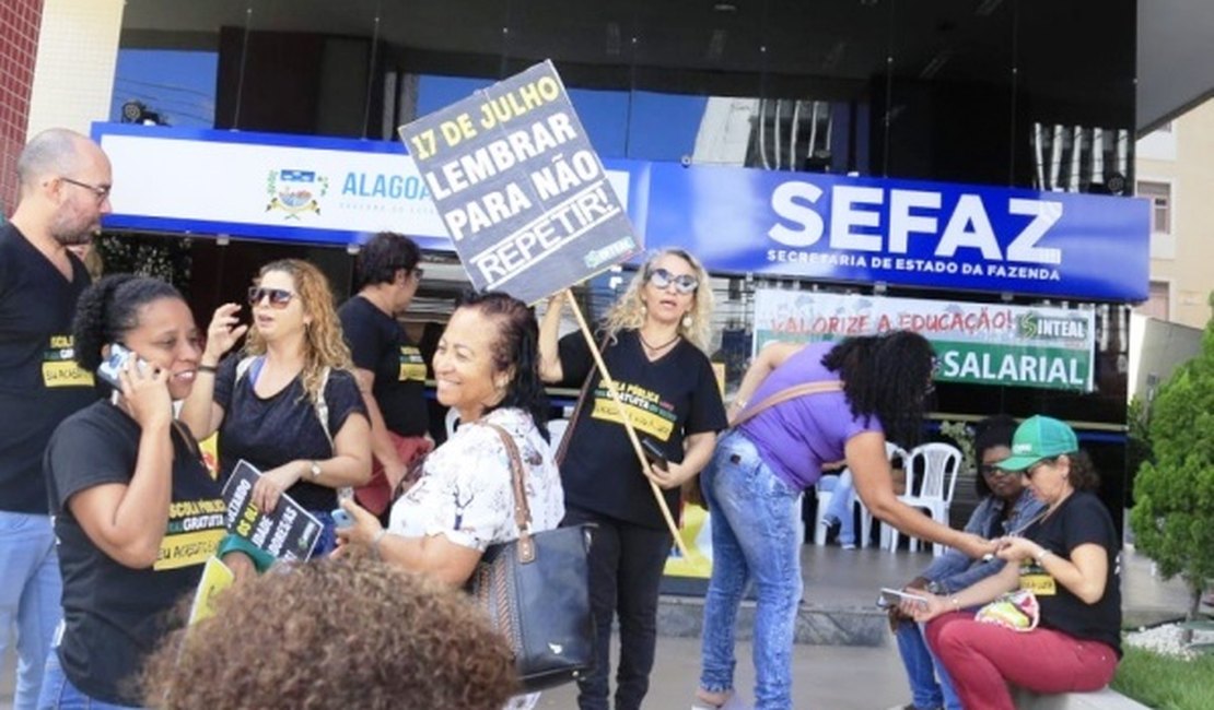 Entidades protestam contra o governo de Alagoas e denunciam endividamento do Estado