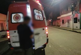 Colisão entre motos deixa mulher ferida em cruzamento movimentado no Centro de Arapiraca