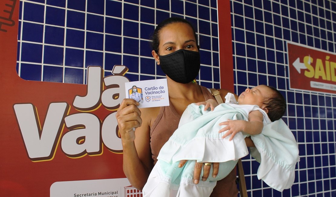 Gestantes e mães de bebês com até 45 dias de vida são vacinadas contra Covid em Penedo